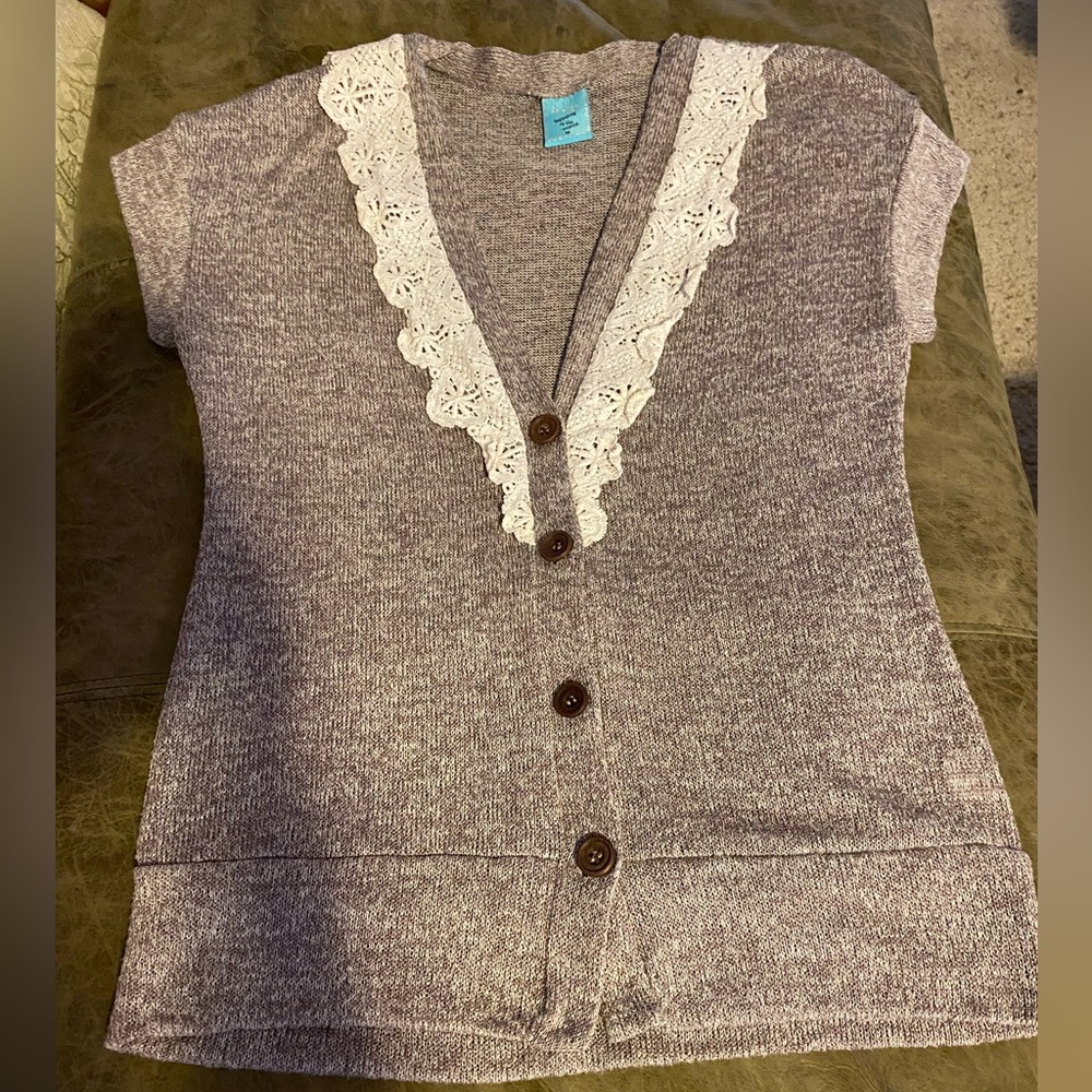 H.I.P. Happening in the Moment V-Neck Button Down Sweater. Like New. Sz M